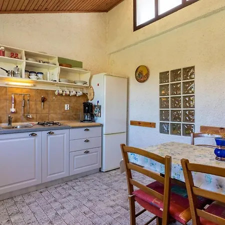 In Stivan With Balcony, Air Conditioning, Wifi, Washing Machine 5196-1 Pernat