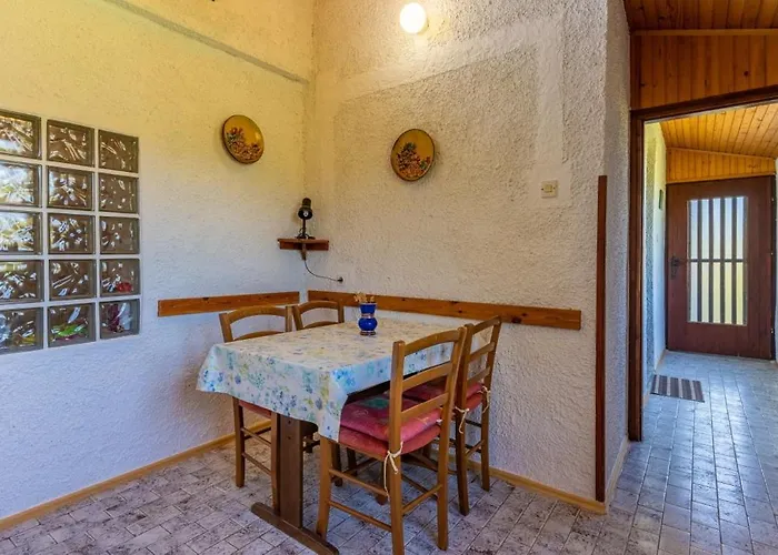 Appartamento In Stivan With Balcony, Air Conditioning, Wifi, Washing Machine 5196-1