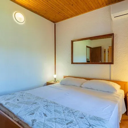 In Stivan With Balcony, Air Conditioning, Wifi, Washing Machine 5196-1 * Pernata
