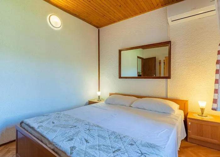In Stivan With Balcony, Air Conditioning, Wifi, Washing Machine 5196-1 * Pernata